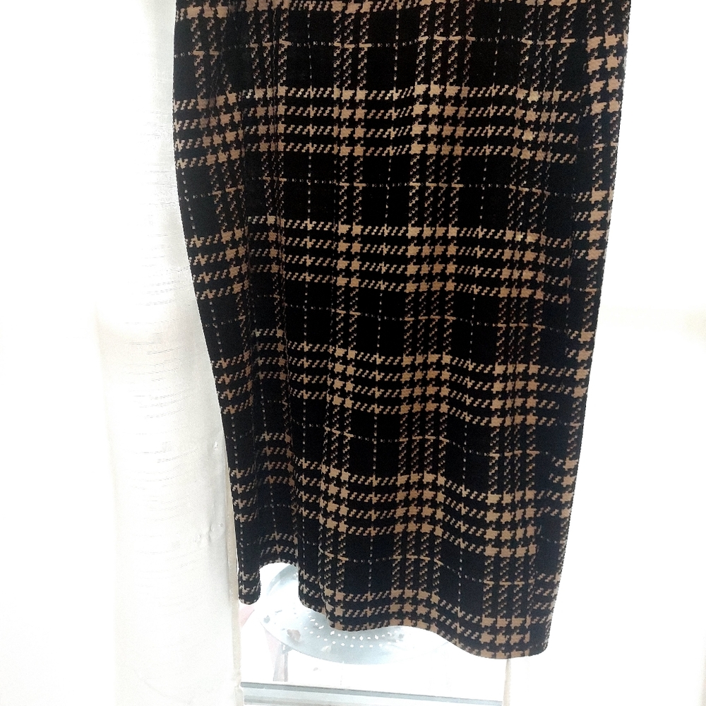 Black and white plaid stretchy pencil skirt